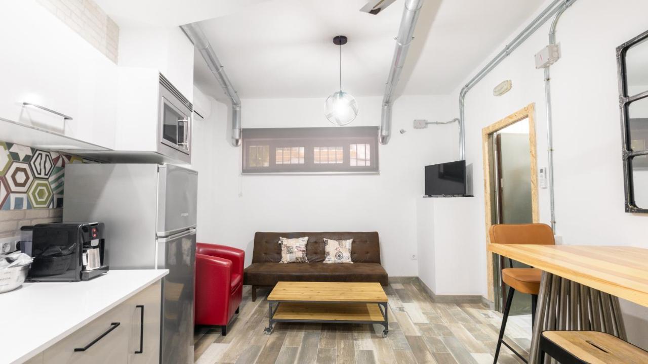 Guesthouse Room & Studio Seville La Flamenka Bagian luar foto